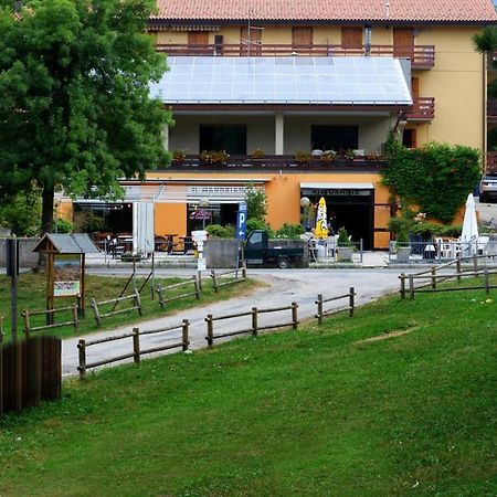 Il Mandriano Hotel Carpegna Exterior photo